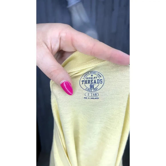 NWT Rivalry Threads Wake Forest NCAA Women's V-Neck Tee Old Gold Size Small - Picture 5 of 5